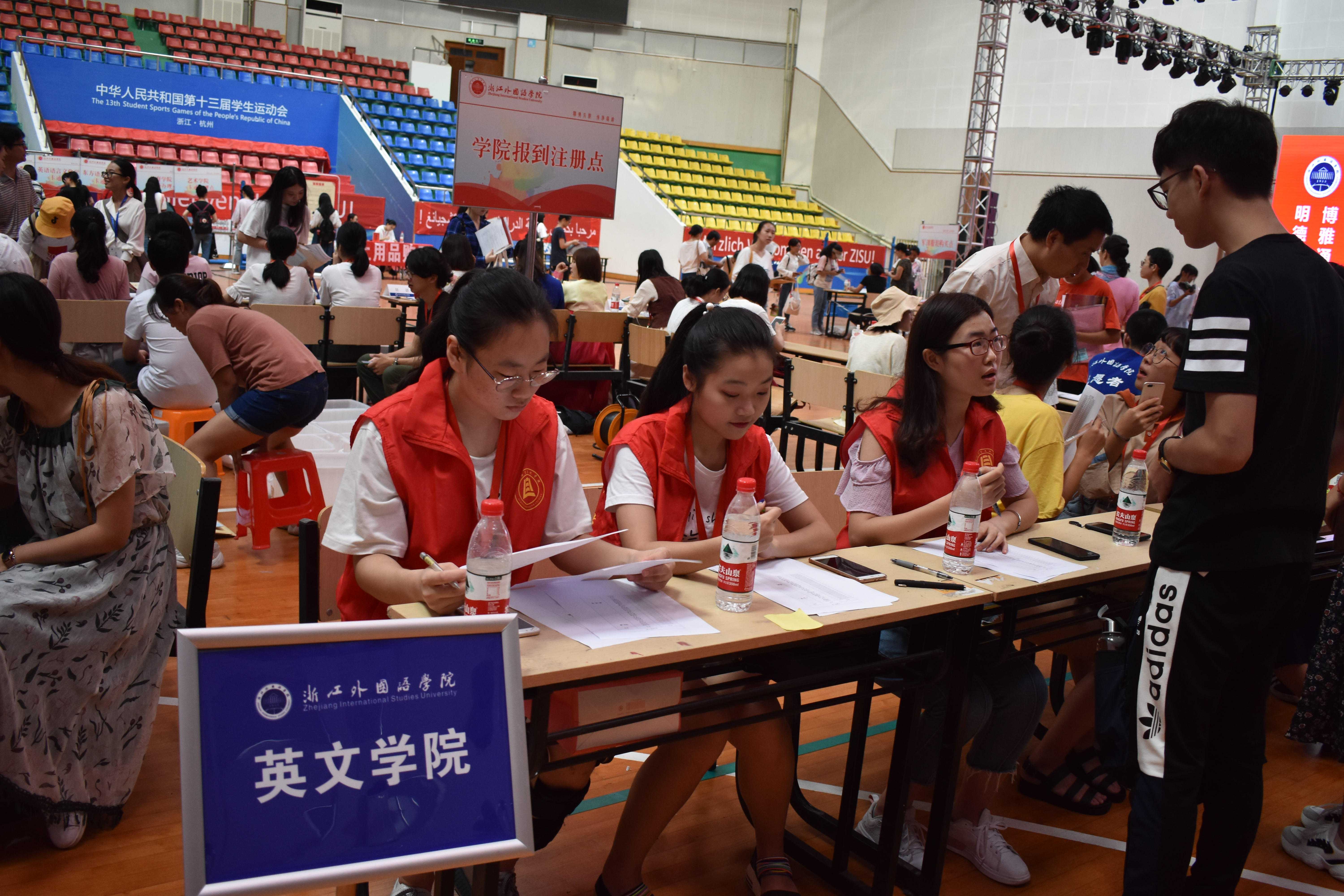 DSC_0905.JPG DSC_0905.JPG